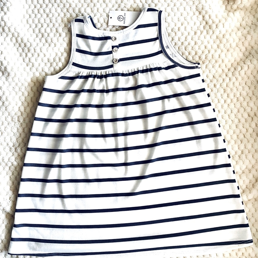 Adorable NWT young girls Pistachio dress,